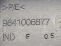 консоль салона Peugeot 1007 1 поколение 2007, 1.6 л., HDi, 9HZ (DV6TED4), дизель, 5МКПП, серебристый, хетчбэк 3 дв., передний привод, 9641006877 - фото №4