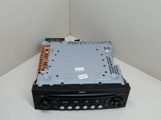 магнитола Peugeot 1007 1 поколение 2007, 1.6 л., HDi, 9HZ (DV6TED4), дизель, 5МКПП, серебристый, хетчбэк 3 дв., передний привод, SIEMENS, 96643698XT