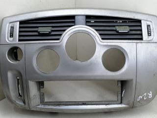рамка под магнитолу Renault Scenic 2 поколение JM0G 2005, 1.9 л., DCi, F9Q 812, дизель, 6МКПП, серый, минивэн, передний привод, 8200140713, 8200140724, 8200140720, 8200233723