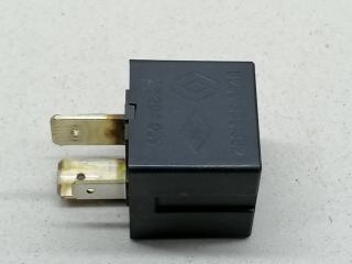 реле (прочие) Renault Laguna 3 поколение BT0A 2009, 1.5 л., DCi, K9K 780, дизель, 6МКПП, серый, передний привод, 8200333352, 22204039