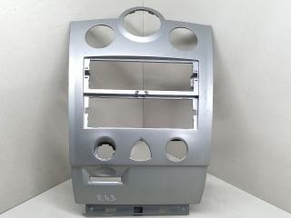 рамка под магнитолу Renault Megane 2 поколение BM0B 2003, 1.4 л., i, K4J 730, бензин, 5МКПП, серебристый, хетчбэк 5 дв., передний привод, 8200155825