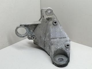 кронштейн КПП Volkswagen Passat B5 3B5 1997, 1.9 л., TDi, AHU, дизель, 5МКПП, серебристый, седан, передний привод, 8D0399114S