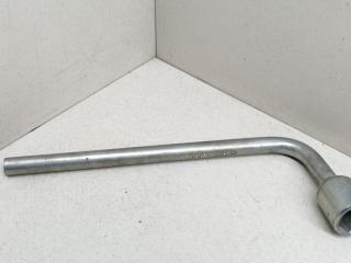 ключ колесный (балонный) Renault Clio 2 поколение 2000, 1.2 л., i, D7F 720, бензин, 5МКПП, серебристый, хетчбэк 5 дв., передний привод, 502C2231