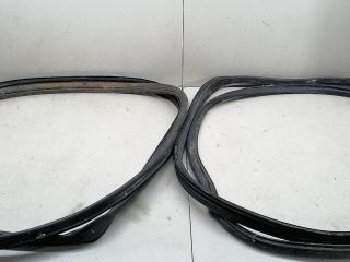 уплотнитель двери Mitsubishi Lancer 6 поколение 1994, MR101185, MR101186