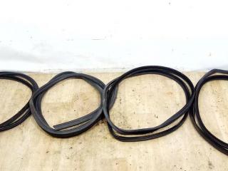 уплотнитель двери Peugeot 607 1 поколение 2003, 2.2 л., HDi, 4HX (DW12TED4/FAP), дизель, МКПП, темно-серый, седан, передний привод, 96584242RD, 96584242VD