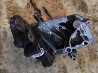 кронштейн генератора Ford Focus 1 поколение 1998, 1.4 л., i, бензин, 5МКПП, красный, хетчбэк 5 дв., передний привод