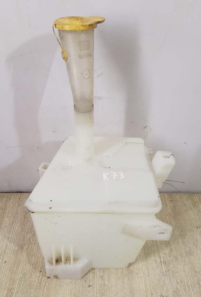 бачок омывателя Nissan Primera P11 2000, 2.0 л., CD20T, дизель, МКПП, зеленый, хетчбэк 5 дв., передний привод, 28910-2F710, 28910-2F010, 289102F000, 289102F700, 2891370J00 - фото №1