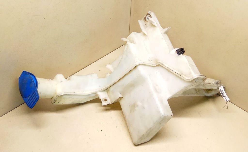 бачок омывателя Volkswagen Passat B6 2008, 2.0 л., i, BPY, бензин, АКПП, серый, седан, передний привод, 3C0955453 - фото №1