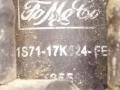 насос (моторчик) омывателя стекла Ford C-Max 1 поколение 2007, 1.8 л., TDCi, дизель, МКПП, серебристый, минивэн, передний привод, 1S71-17K624-FE - фото №6