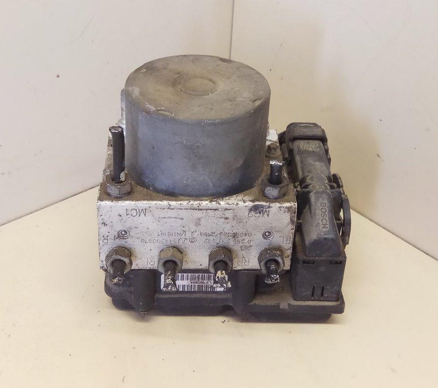 блок ABS Mitsubishi Colt 6 поколение (Z20/Z30) 2006, 1.5 л., OM 639.939, дизель, МКПП, черный, хетчбэк 5 дв., передний привод, BOSCH, 0265231502, 0265800403, MN116261, A4544200975 - фото №1