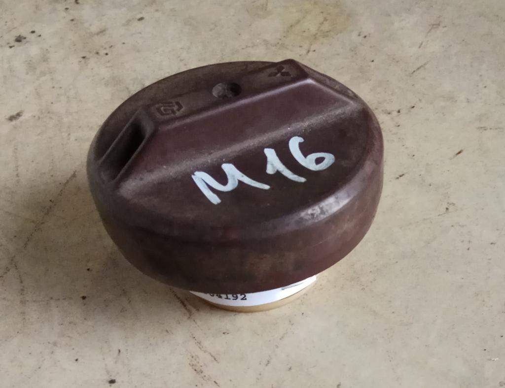 пробка топливного бака Mitsubishi Galant 8 поколение 1998, 2.0 л., i, 4G63 (SOHC 16V), бензин, АКПП, темно-серый, универсал, передний привод - фото №1