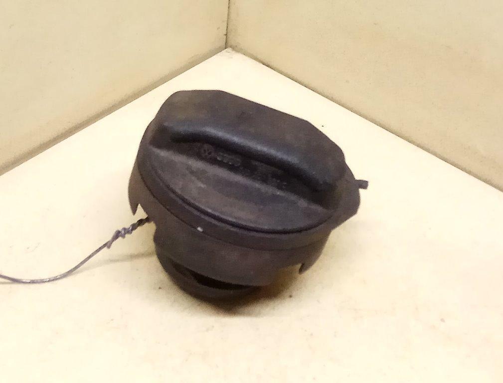 пробка топливного бака Volkswagen Bora 1 поколение 2001, 1.6 л., i, AZD, бензин, 5МКПП, серебристый, универсал, передний привод, 1J0201553C - фото №1