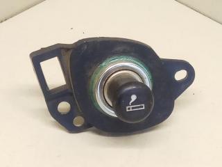 прикуриватель Mazda MPV LW 2000, 2.0 л., дизель, МКПП, серебристый, минивэн, передний привод