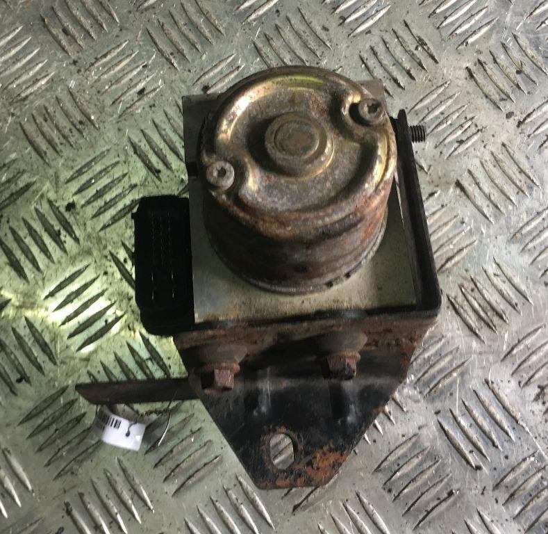 блок ABS Kia Rio 1 поколение 2000, 1.3 л., i, бензин, 0K30C437A0 - фото №1