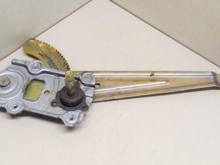 стеклоподъемник задний левый Toyota Yaris Verso 1 поколение XP20 2002, 6980452020