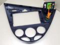 рамка под магнитолу Ford Focus 1 поколение 1998, 1.4 л., i, бензин, 5МКПП, красный, хетчбэк 5 дв., передний привод, 98ABA046A04 - фото №2