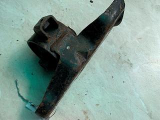 подушка крепления КПП Toyota Carina E 1 поколение T190 1996, 1.6 л., i, бензин