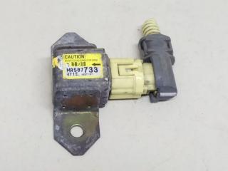 датчик удара Mitsubishi Outlander 1 поколение 2004, MR587733