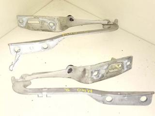 петля капота левая Peugeot 307 1 поколение 2005, 1.6 л., HDi, 9HZ (DV6TED4), дизель, 5МКПП, серебристый, универсал, передний привод, 791263