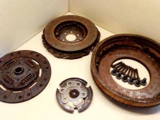 комплект сцепления Volkswagen Bora 1 поколение 2001, 1.6 л., i, AZD, бензин, 5МКПП, серебристый, универсал, передний привод, 027105273D