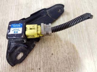датчик удара Toyota Prius 2 поколение 2005, 1.5 л., бензин, АКПП, черный, хетчбэк 5 дв., передний привод, 8917347040
