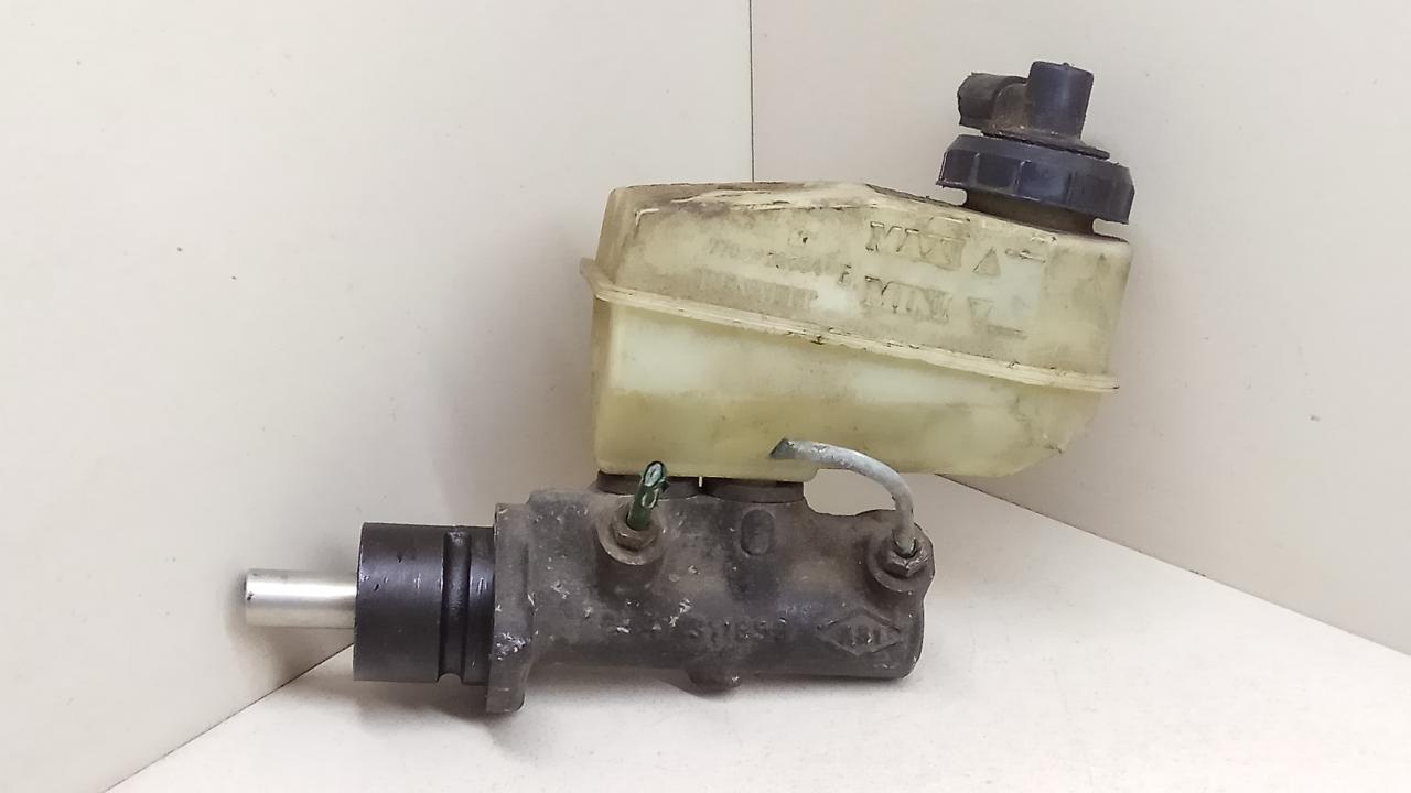 цилиндр тормозной главный Renault Scenic 1 поколение 1996, 1.6 л., i, K7M 710, бензин, МКПП, синий, минивэн, передний привод, 7700411778A - фото №1