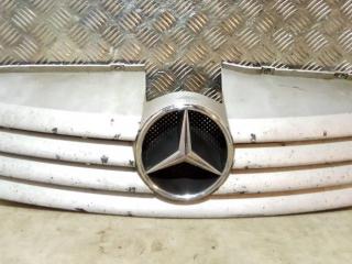 решетка радиатора Mercedes-Benz Vaneo W414 2001, 1.7 л., OM 668.942, дизель, 5МКПП, синий, минивэн, передний привод, A4148800085