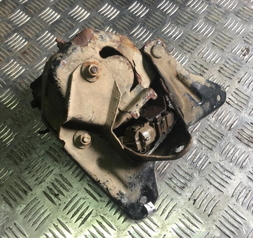 блок ABS Toyota Carina E 1 поколение T190 1994, 2.0 л., D, дизель, AISIN - фото №1