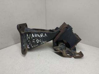 подушка крепления двигателя Nissan Navara D40 2008, 2.5 л., дизель, МКПП, серый, внедорожник 5 дв., полный привод, 11233EB70A, 11220EB70C