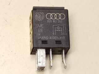 реле (прочие) Audi Q7 4L 2006, 8Z0951253