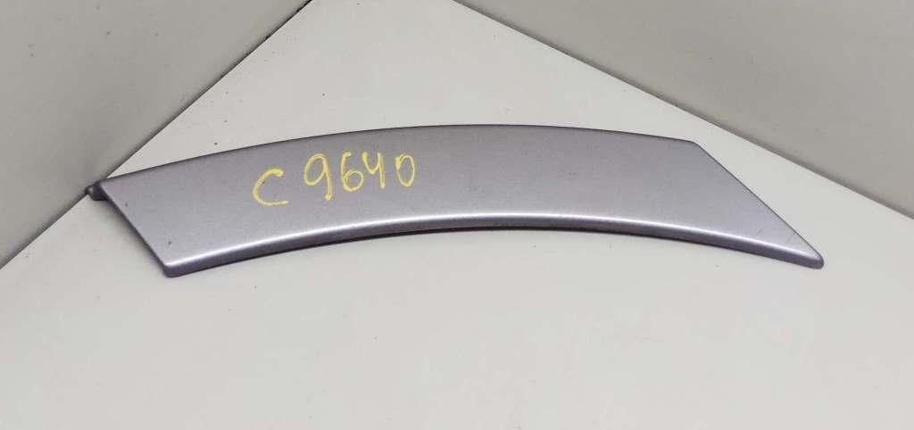 молдинг переднего левого крыла Honda Pilot 1 поколение 2004, 3.5 л., i, J35A4, бензин, АКПП, бежевый, внедорожник 5 дв., полный привод, 75324S9V - фото №1