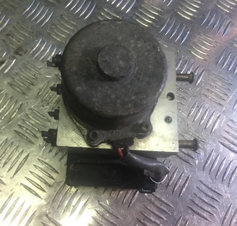 блок ABS Mitsubishi Galant 8 поколение 1999, 2.0 л., i, бензин, MR289078 - фото №1