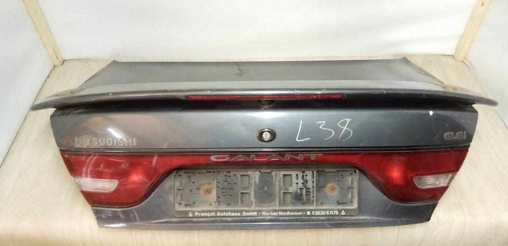 подсветка номера Mitsubishi Galant 7 поколение 1995, серый, седан - фото №1