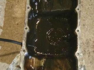 масляный поддон Ford Focus 1 поколение 2001, 1.4 л., i, бензин, 5МКПП, бордо, хетчбэк 5 дв., передний привод, 1128431, 1121127