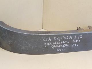 ус под фонарь левый Kia Sephia 1 поколение 1994, 1.5 л., i, B5, бензин, МКПП, передний привод, 0K201512F0