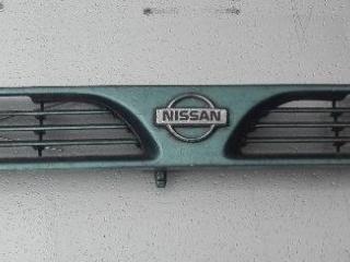решетка радиатора Nissan Sunny N14 1991, 2.0 л., CD20, дизель, МКПП, белый, седан, передний привод, 6231050C26