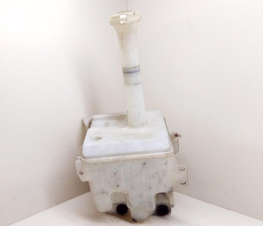 бачок омывателя Nissan Primera P10 1996 - фото №1