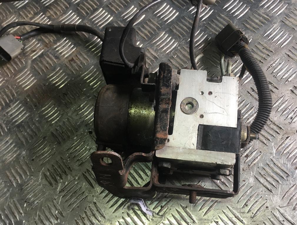 блок ABS Mazda 626 GE 1992, 2.0 л., i, бензин, передний привод, 58910-22300, MANDO - фото №1