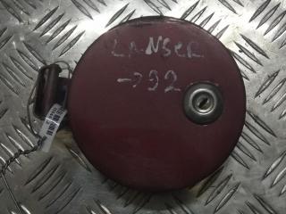 лючок топливного бака Mitsubishi Lancer 4 поколение C66A 1992, 1.6 л., i, 4G92 (SOHC 16V), бензин, 5МКПП, бордо, хетчбэк 5 дв., передний привод, BEZNALICHNYI, RASCHET, POKRASKA, KUZOVNOI, REMONT, LYUBOI, SLOZHNOSTI.NALICHNYI