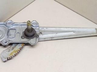 стеклоподъемник задний правый Toyota Yaris Verso 1 поколение XP20 2002, 6983052031