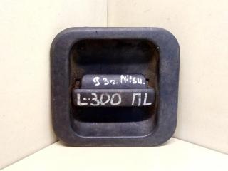 ручка внутренняя передняя левая Mitsubishi L300 2 поколение 1993, MB421153