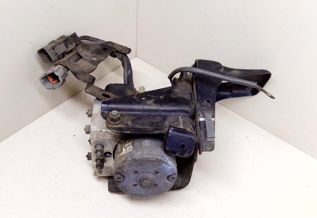 блок ABS Nissan Maxima A32 1999, 11000040300, 47600-0L700 - фото №1