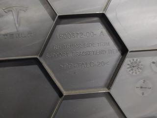 Кронштейн полки багажника Tesla Model 3 1 поколение 2018, 1500372-00-A