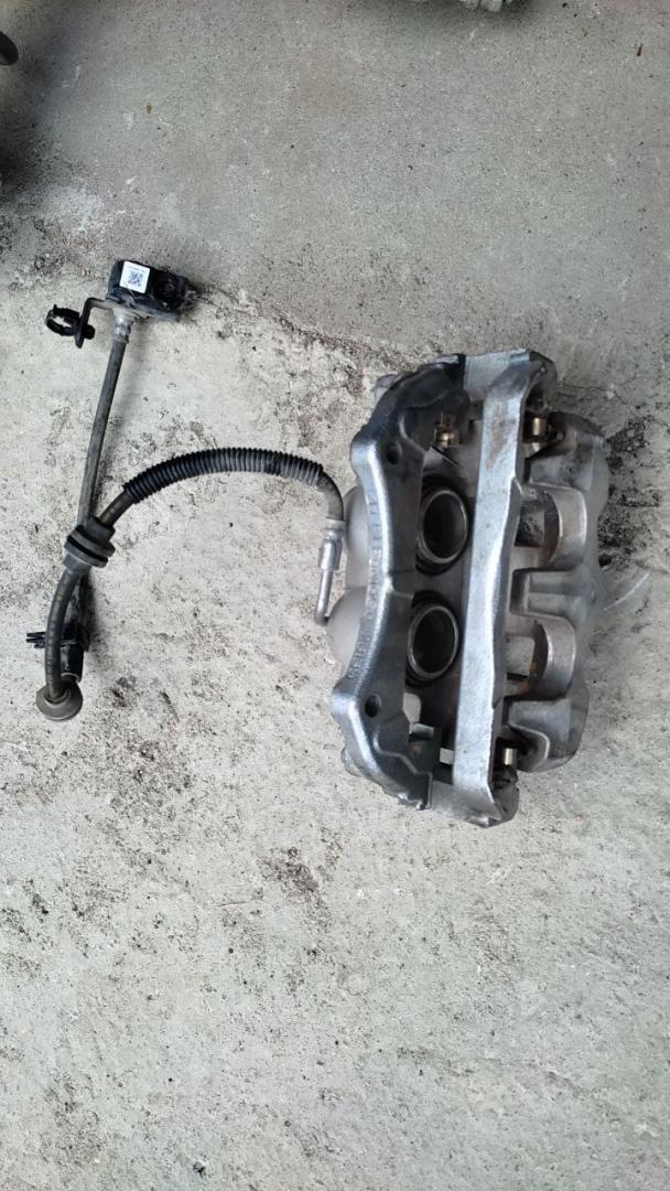 суппорт передний левый Ford Explorer 6 поколение U625 2020, 2.3 л., бензин, АКПП, внедорожник 5 дв. - фото №1