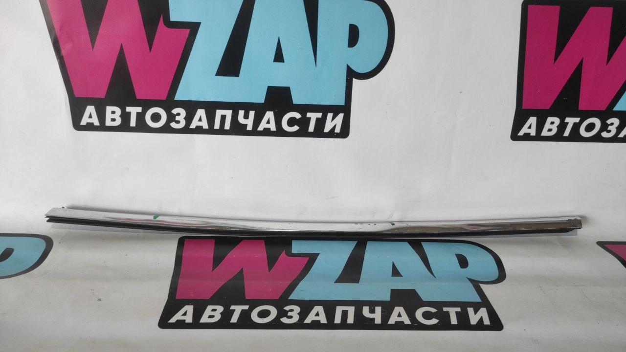 молдинг двери передней левой Tesla Model 3 1 поколение 2018 - фото №1