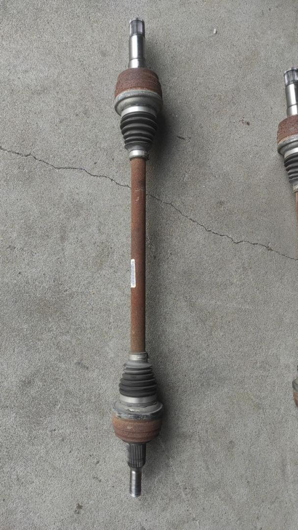 полуось задняя (приводной вал, ШРУС) Ford Explorer 6 поколение U625 2020, 2.3 л., бензин, АКПП, внедорожник 5 дв. - фото №1