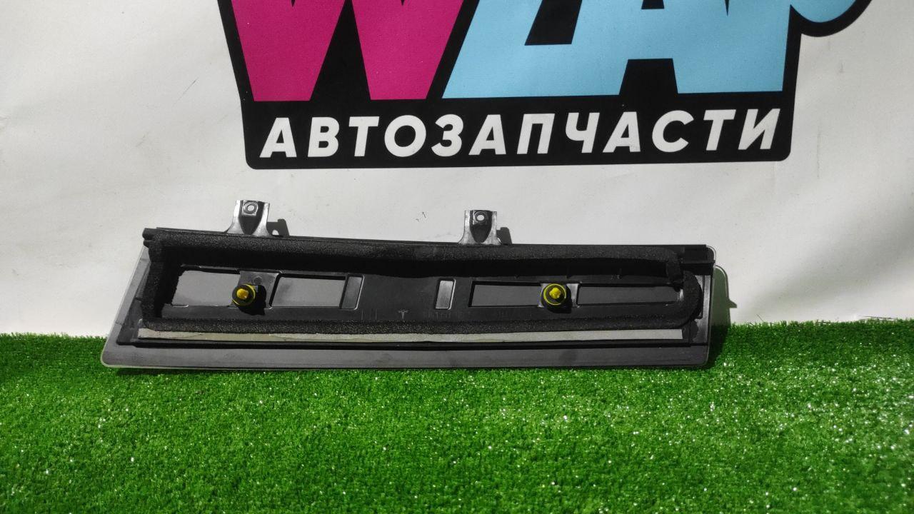 молдинг двери передней левой Tesla Model X 1 поколение 2018, электро, хетчбэк 5 дв., 1041357-00-C - фото №1