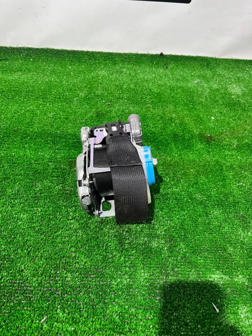 ремень безопасности Tesla Model X 1 поколение 2018, электро, хетчбэк 5 дв., 1036738-05-D - фото №1