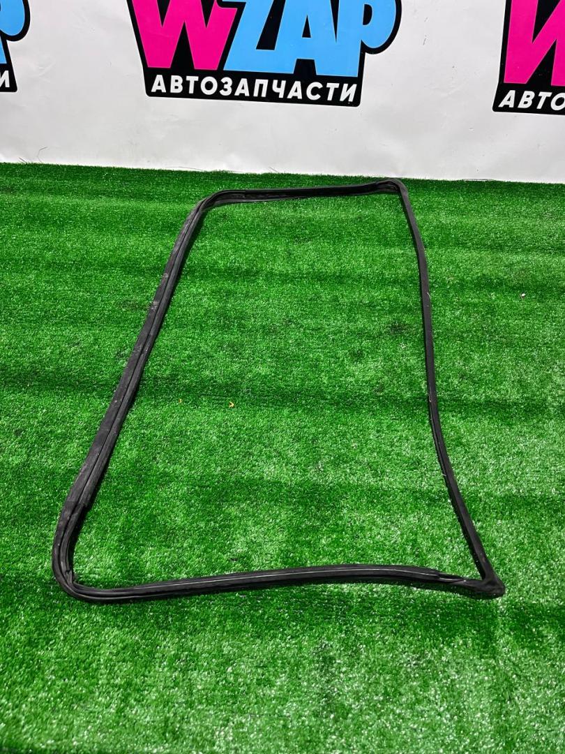 уплотнитель Alfa Romeo Stelvio 1 поколение 2018, 2.0 л. - фото №1