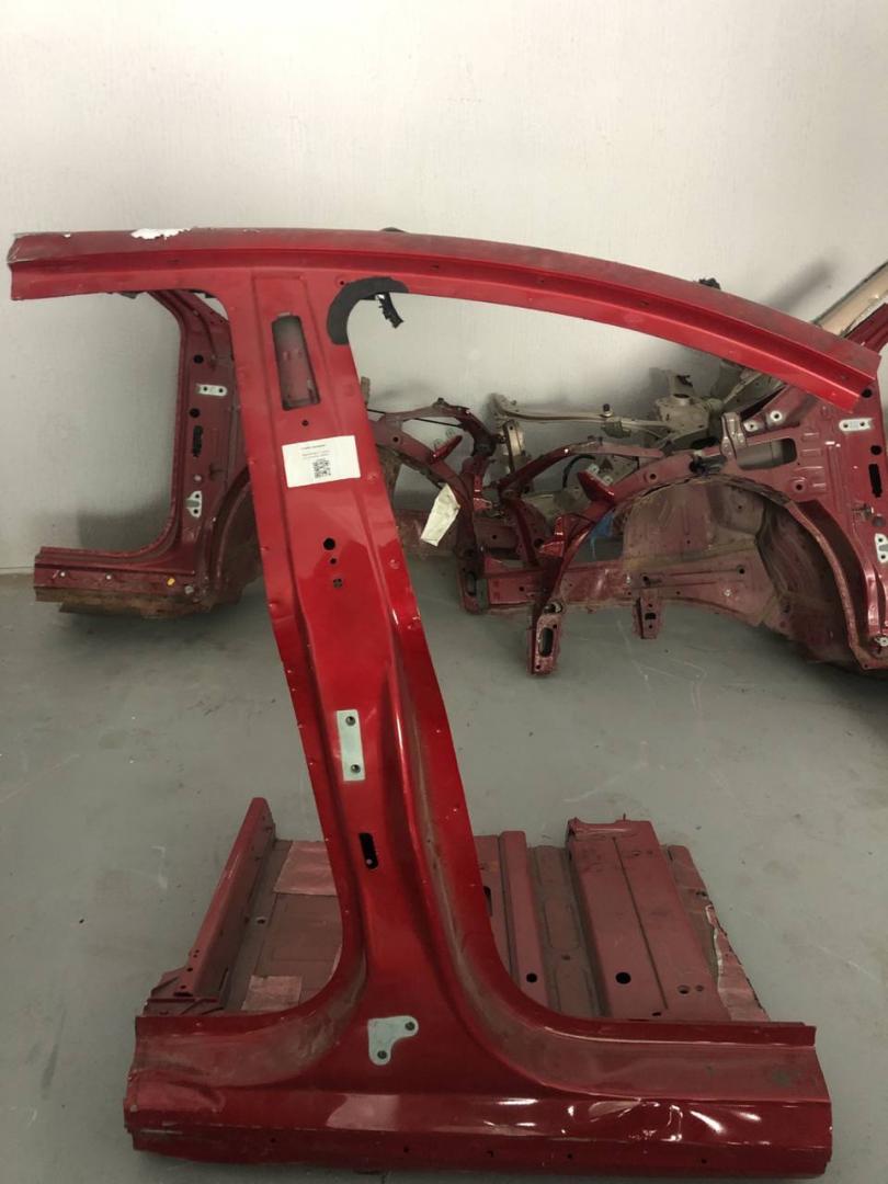 Стойка кузовная центральная правая Tesla Model Y 1 поколение 2022, электро, белый - фото №1